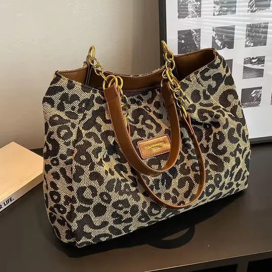 Cheetah Glow Everyday Tote bag